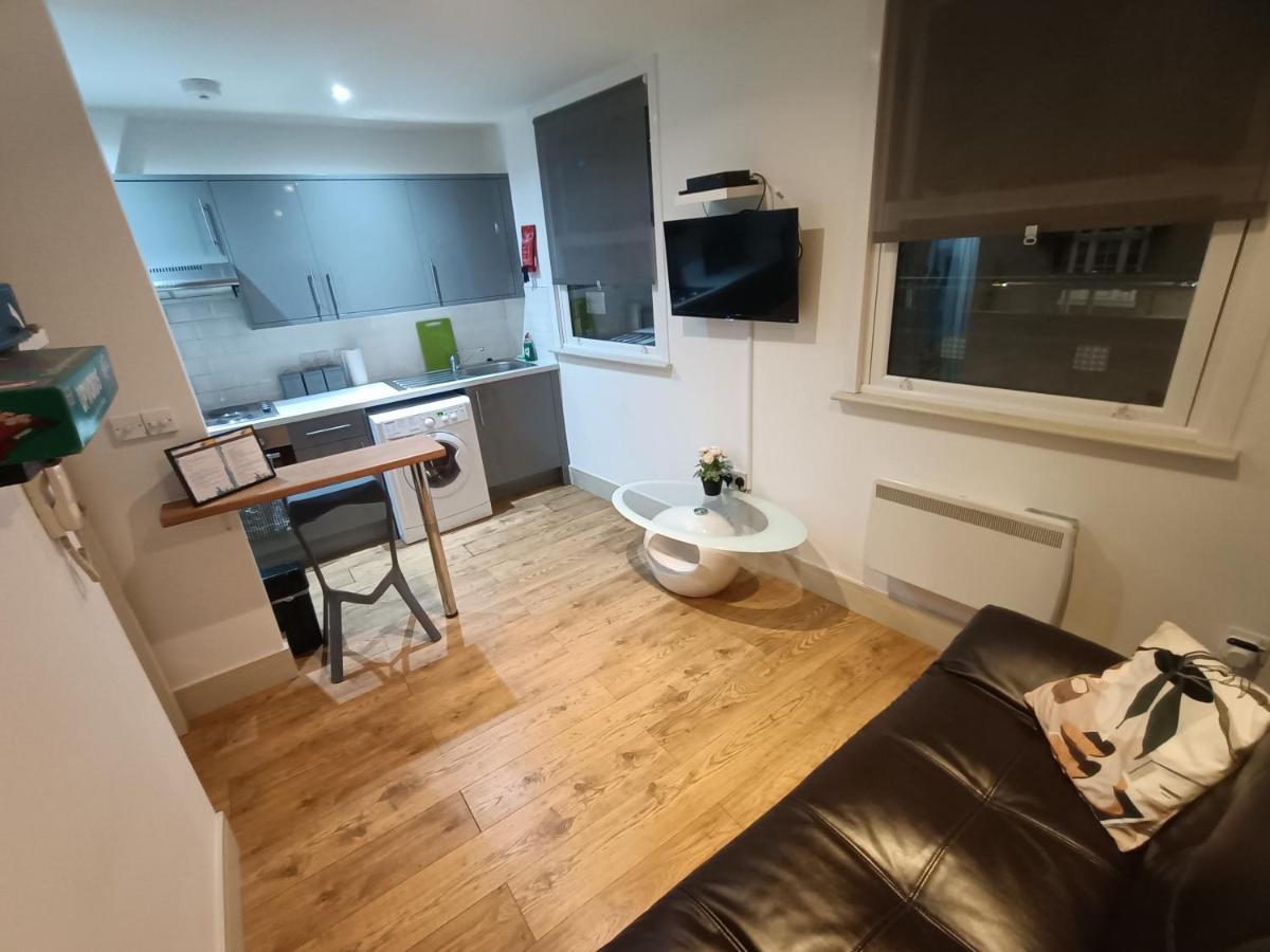 Lovely 2 Bedroom Serviced Apartment In Londres Exterior foto